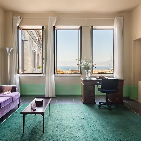 Marina Piccola 73 Hotel 4*